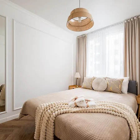 Lejlighed Family & Friends 2-bedrooms & Living Room,10 Min From Centre Metro Warszawa